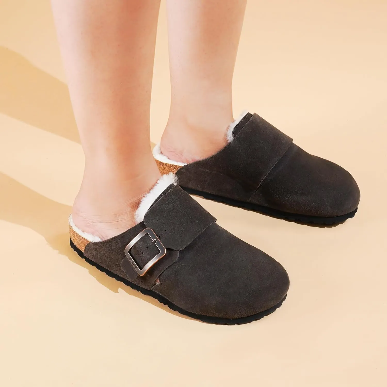 AEROTHOTIC Genuine Leather Fur Lined Clogs for Women with Arch Support Memory Foam Soft Cork Foodbed All-Day Wear Casual Comfort Potato Shoes Mules