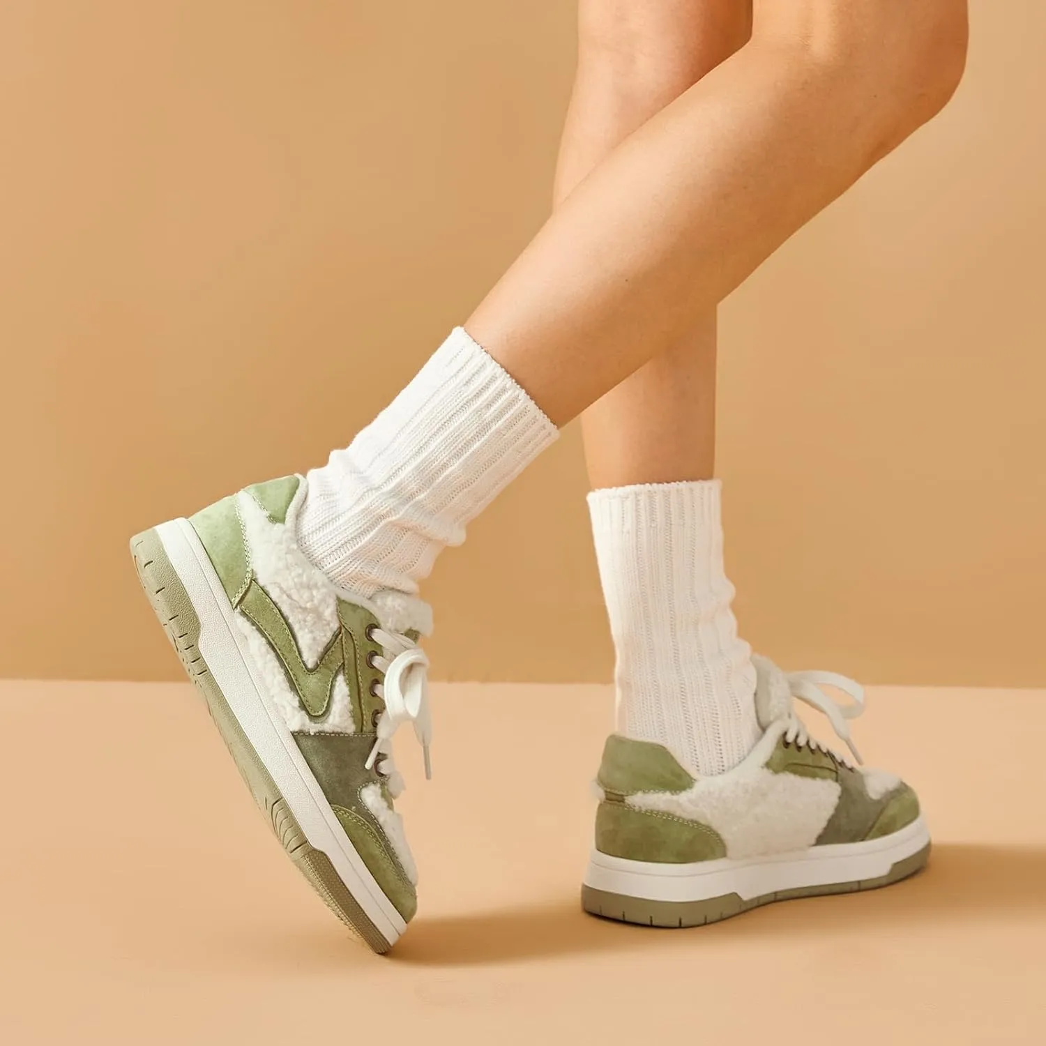 BEAU TODAY Winter Fashion Sneakers for Women, Women's Warm Fur Lined Platform Sneakers, Chunky Suede Leather Sneakers for Women, Casual Comfortable Lace-up Anti-Slip Outdoor Walking Shoes
