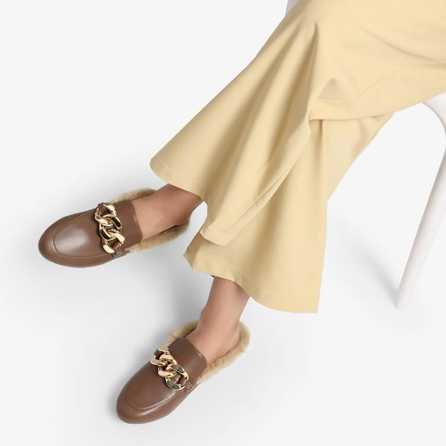 DREAM PAIRS Mules for Women Flats Shoes Comfortable Slip on Closed Toe Slides Loafers with Chain Backless Women’s Mules