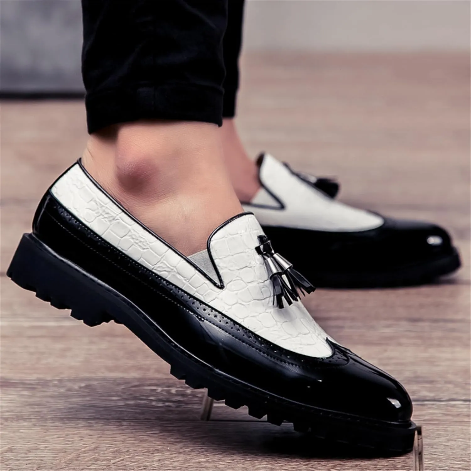 Men's Vintage Leather Wingtip Tassel Brogue Slip-On Dress Loafers Fashion Low-Top Breathable Smoking Formal Shoes Comfort Non-Slip Business Wedding Party Shoes