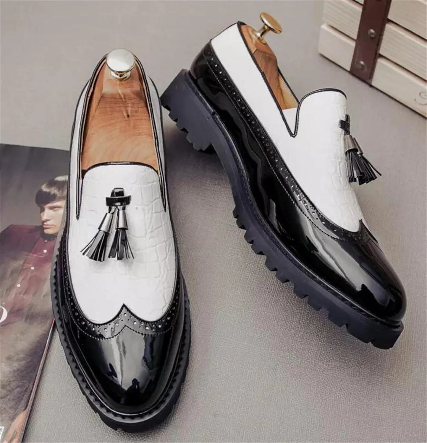 Men's Vintage Leather Wingtip Tassel Brogue Slip-On Dress Loafers Fashion Low-Top Breathable Smoking Formal Shoes Comfort Non-Slip Business Wedding Party Shoes