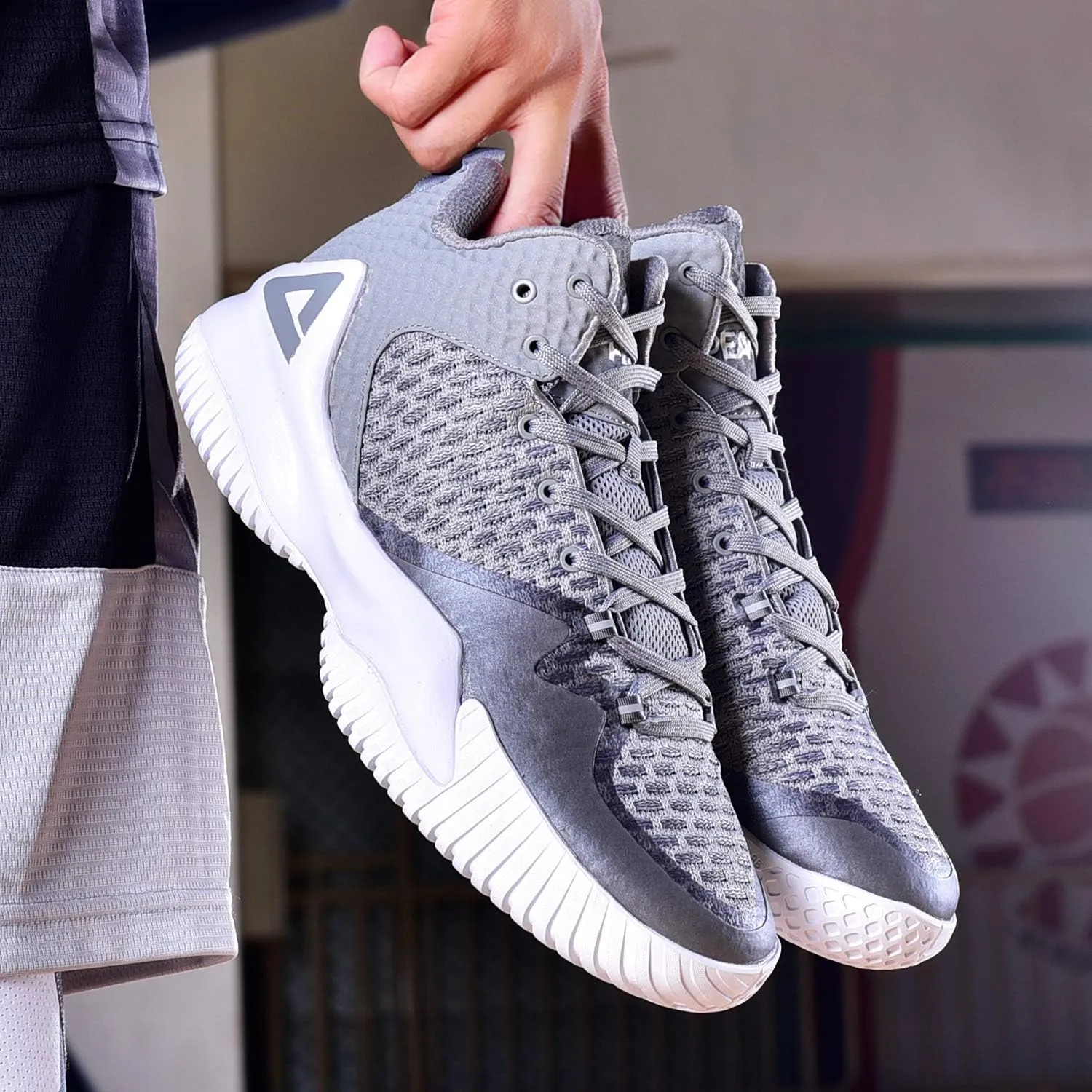 PEAK High Top Mens Basketball Shoes Streetball Master Breathable Outdoor Sneakers Cushioning Shoes for Fitness