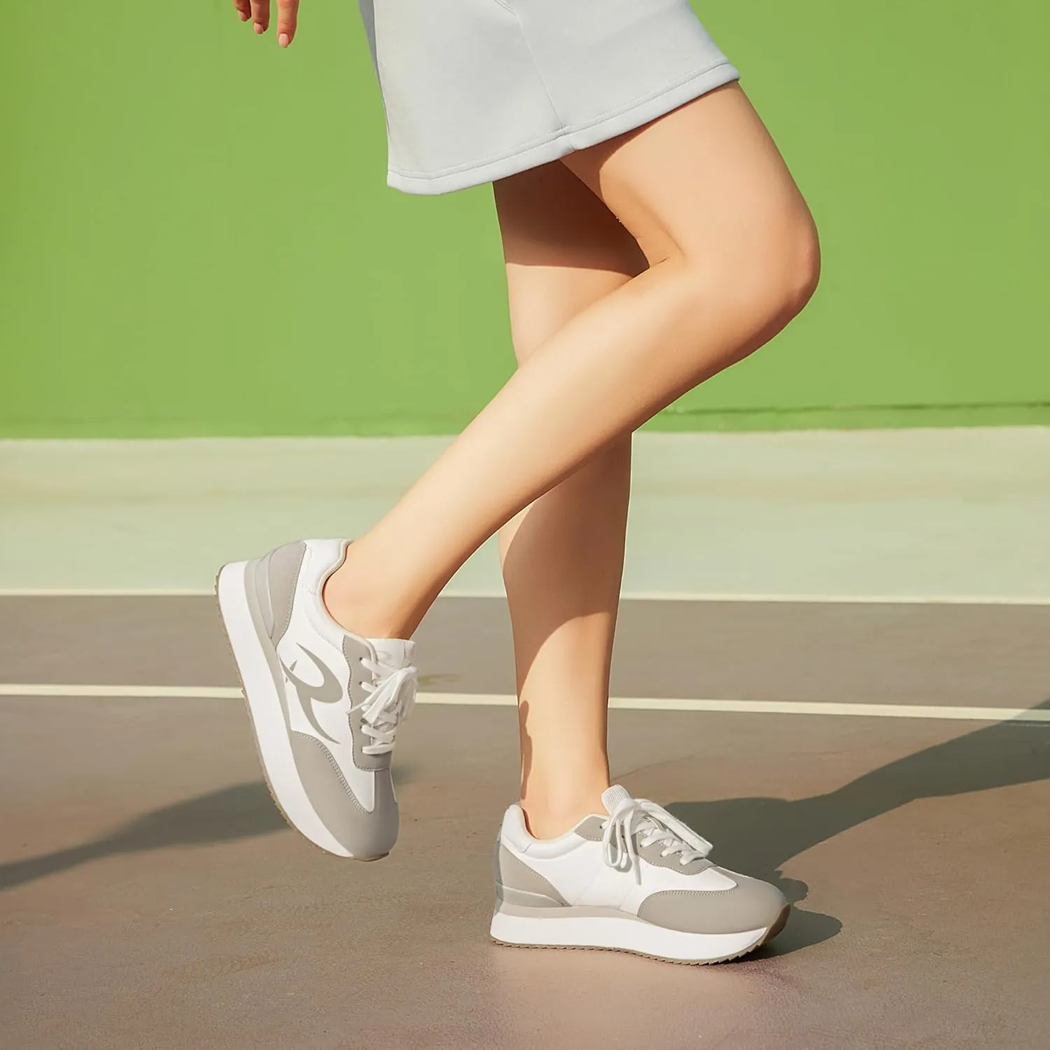 Rihero Women's Platform Sneakers Casual Lace Up Non Slip Tennis Walking Shoes Comfortable Lightweight Chunky Fashion Sneakers