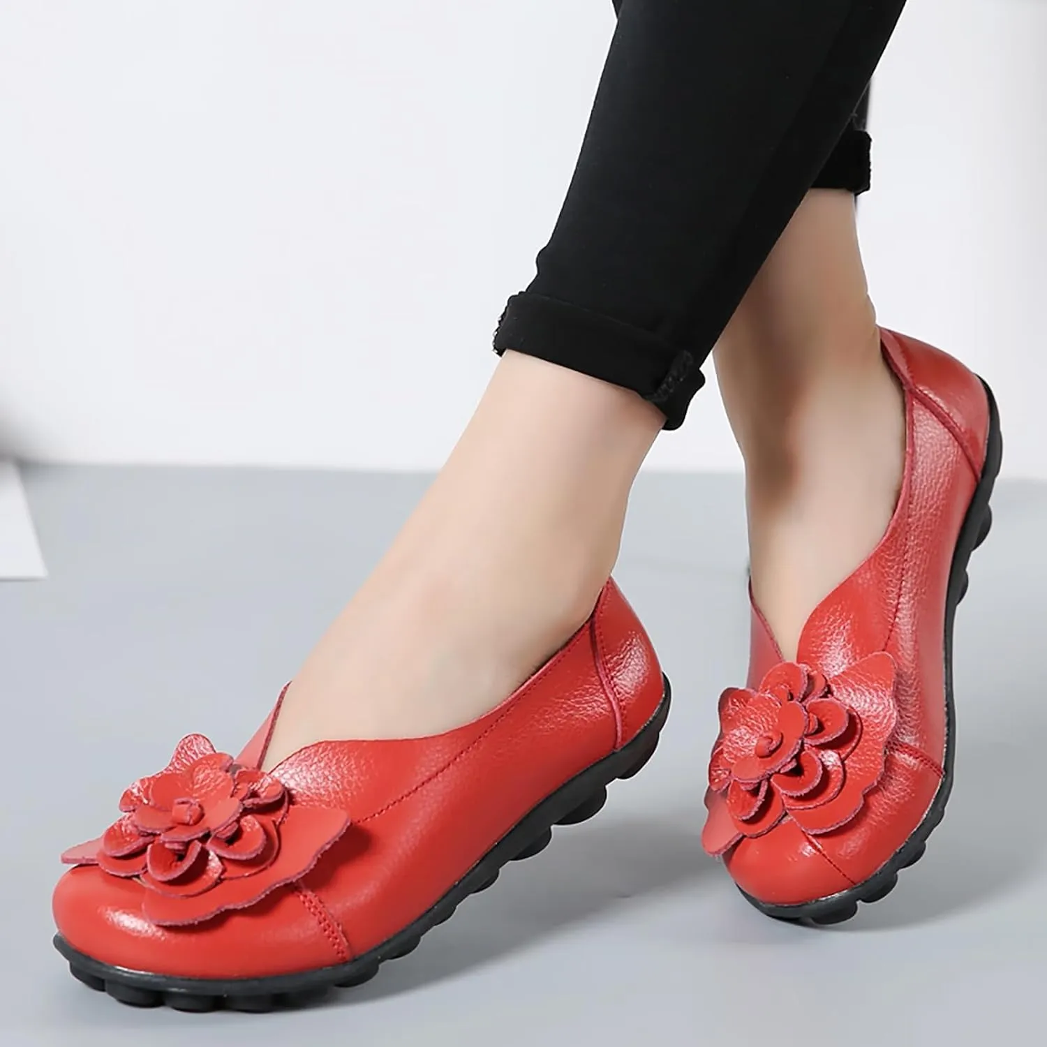 Slip on Loafers for Women Leather Flowers Loafers Comfortable Walking Work Flats Shoes Lightweight Soft Sole Flat Shoes Round Toe Summer Shoe