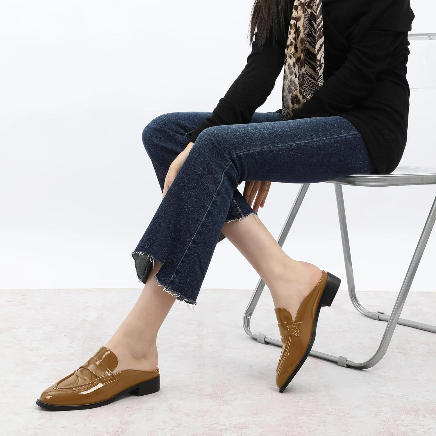 WAYDERNS Mules for Women Low Block Heel Closed Round Toe Patent Slip on Backless Mules Shoes Comfortable Casual Classic Shopping Dating Party Slides Loafer Shoes 1.4 Inch