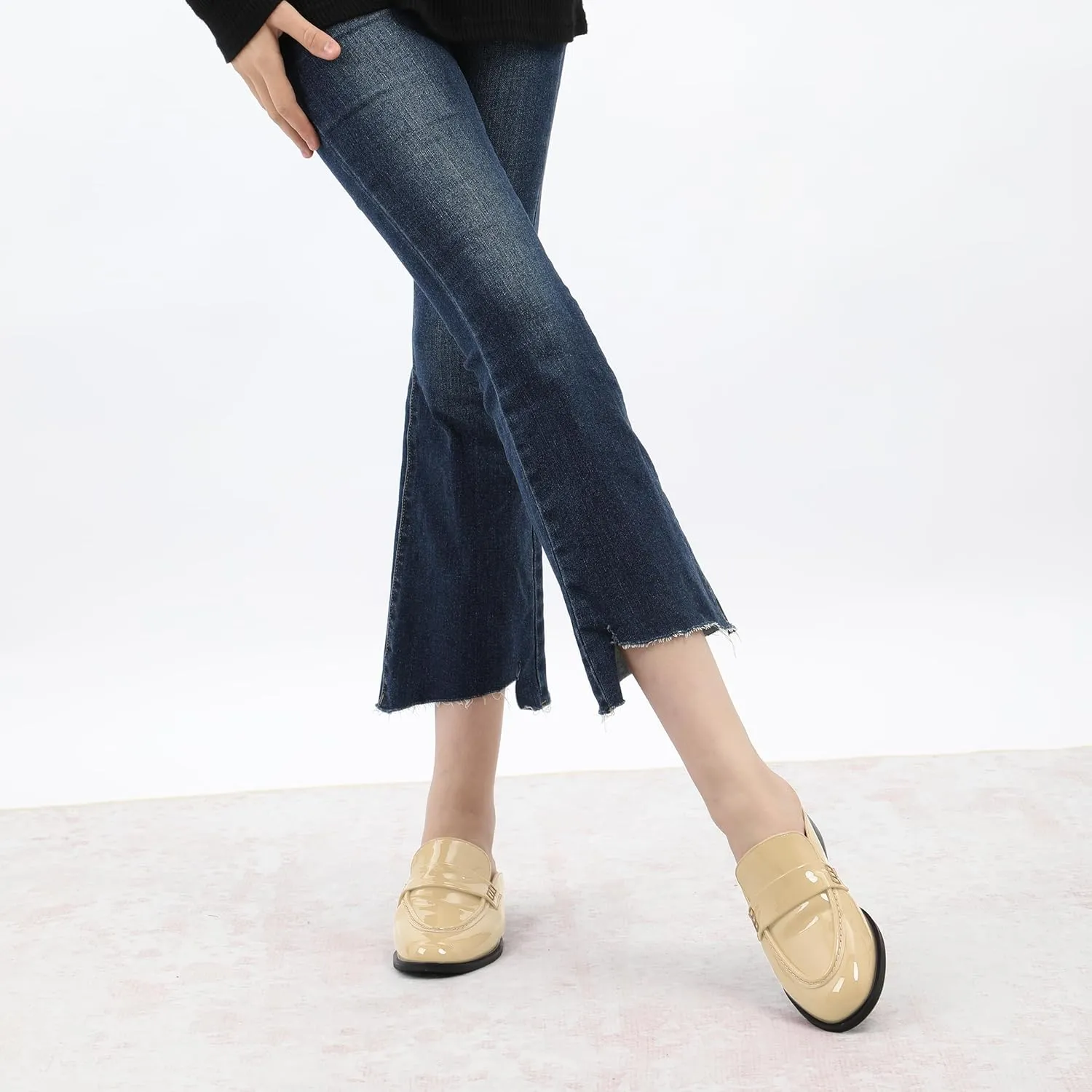 WAYDERNS Mules for Women Low Block Heel Closed Round Toe Patent Slip on Backless Mules Shoes Comfortable Casual Classic Shopping Dating Party Slides Loafer Shoes 1.4 Inch