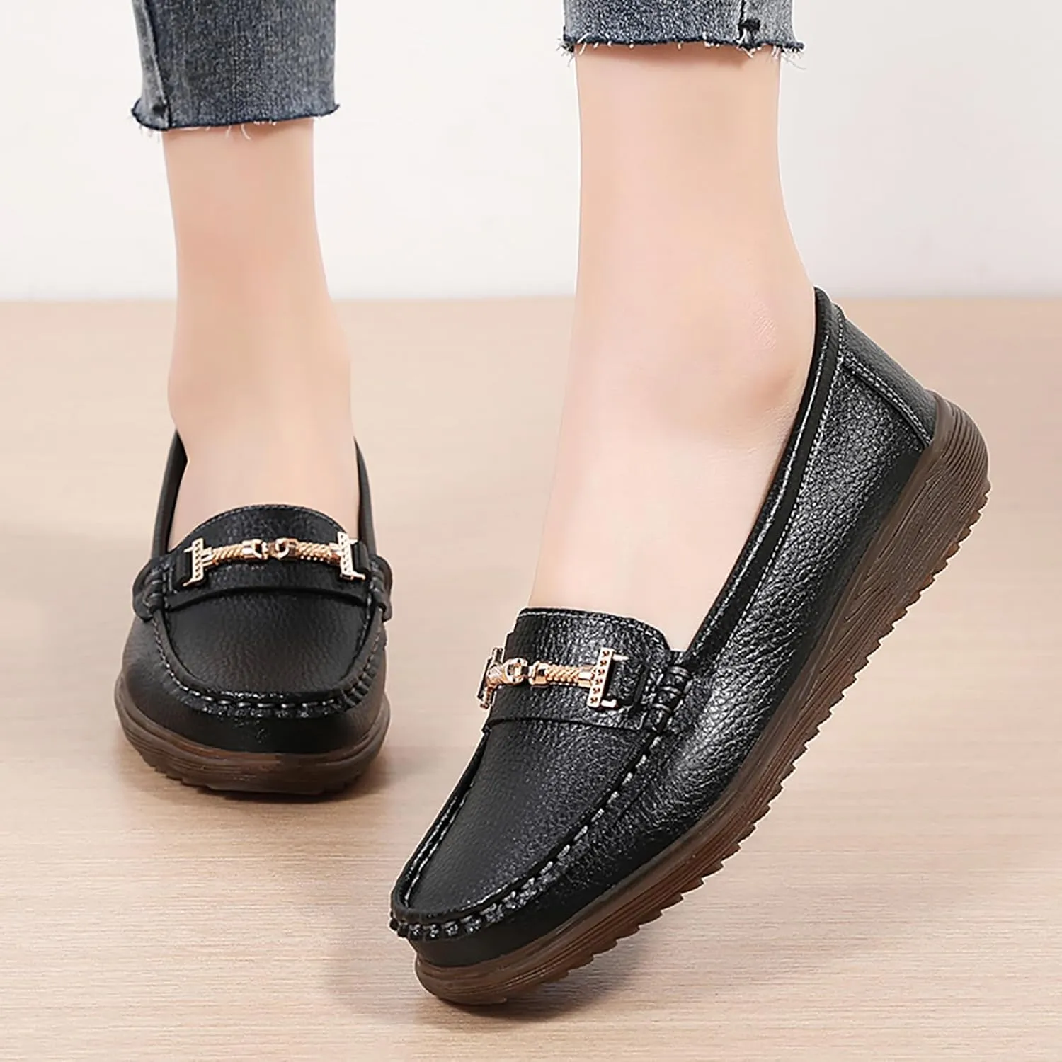Women's Wide Width Loafers Comfort Slip on Shoes Walking Shoes for Ladies Mocassins Driving Shoe