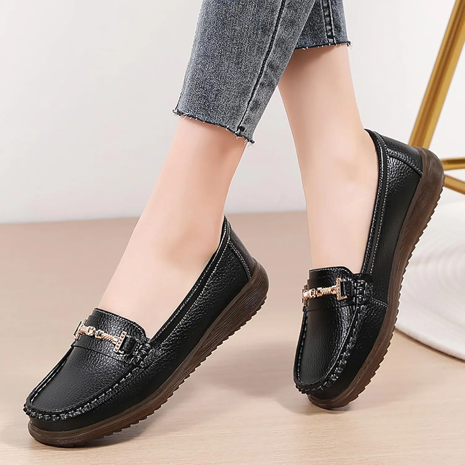 Women's Wide Width Loafers Comfort Slip on Shoes Walking Shoes for Ladies Mocassins Driving Shoe